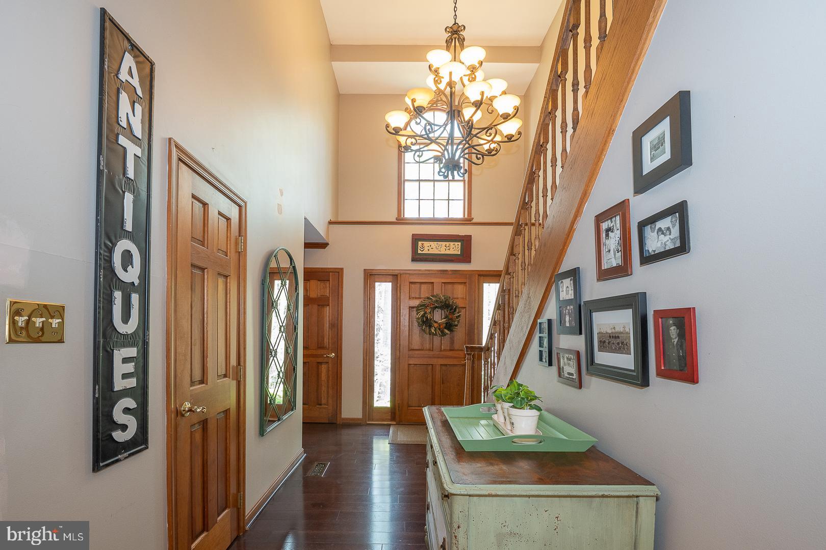 266 DEERHAVEN WAY