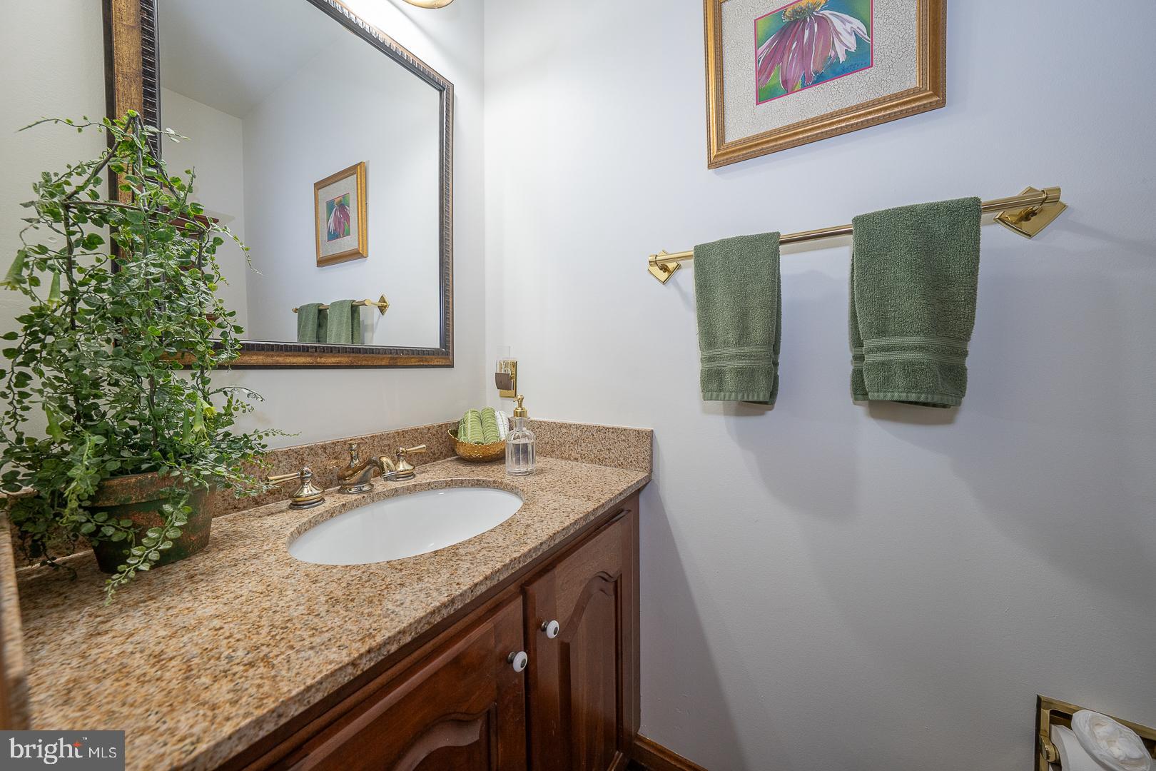 266 DEERHAVEN WAY