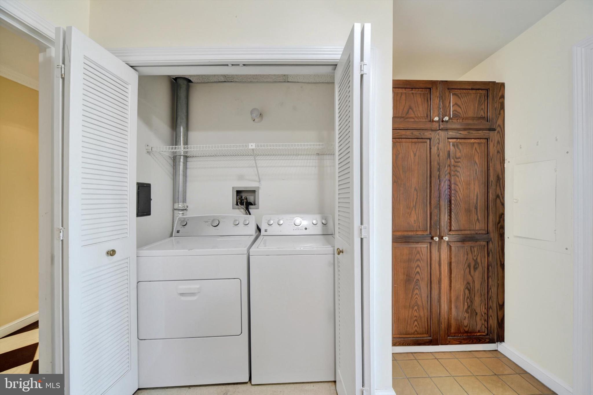 HARBOR COURT CONDOMINIUMS - Residential