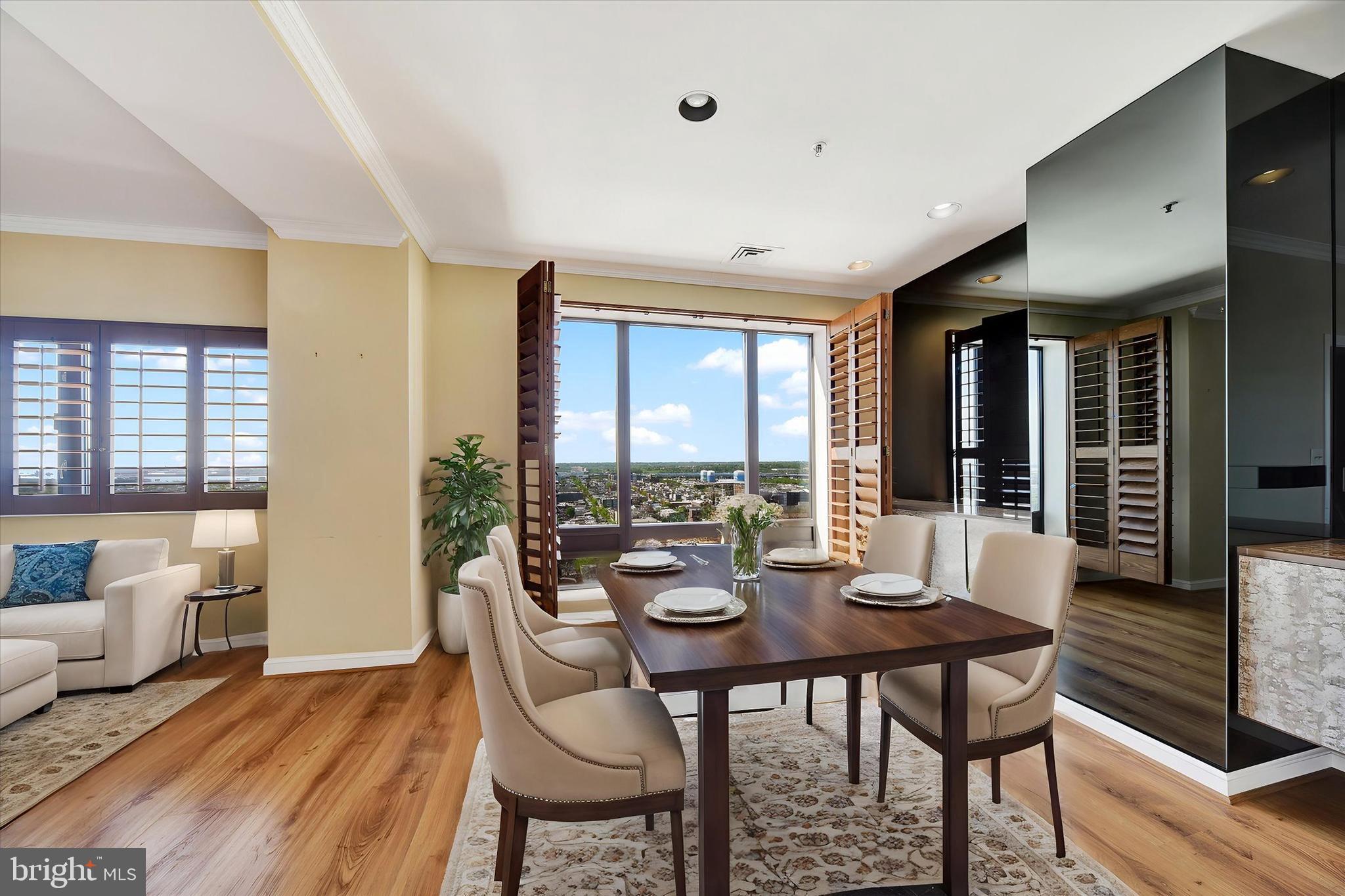 HARBOR COURT CONDOMINIUMS - Residential