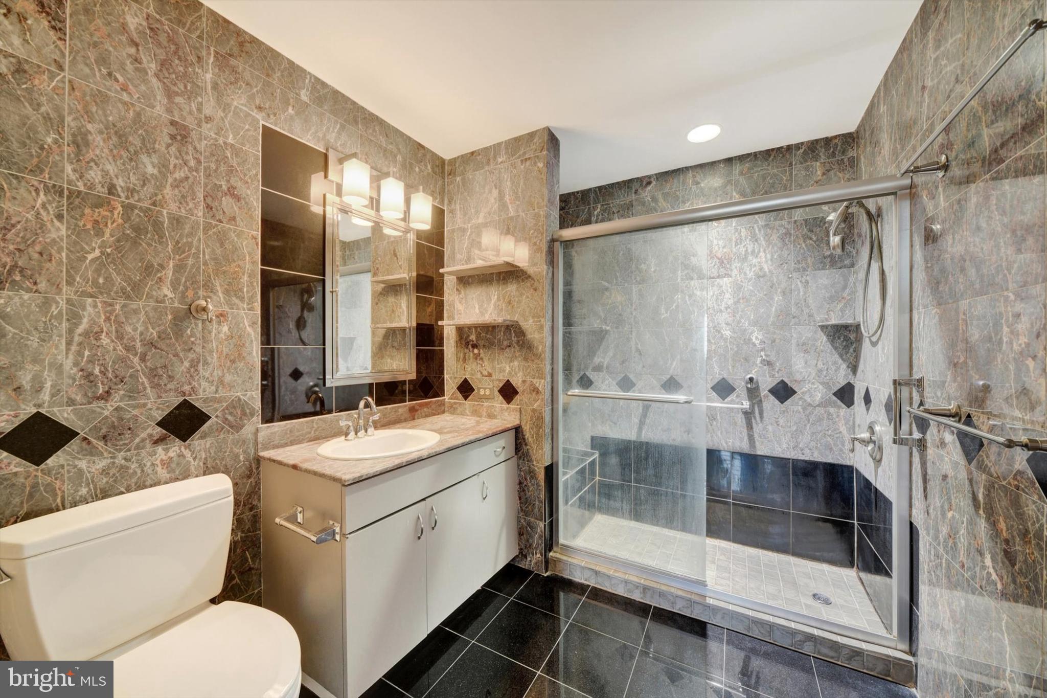 HARBOR COURT CONDOMINIUMS - Residential