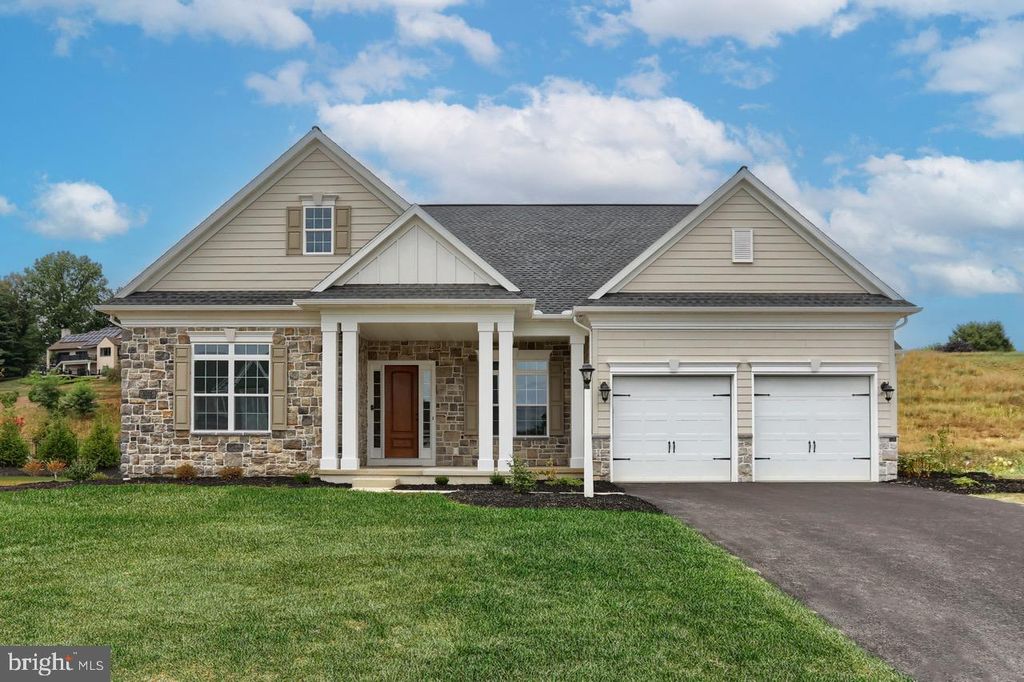 Photo of 1015 Valley Crossing Dr, Lititz, PA 17543 (MLS # PALA2039906)