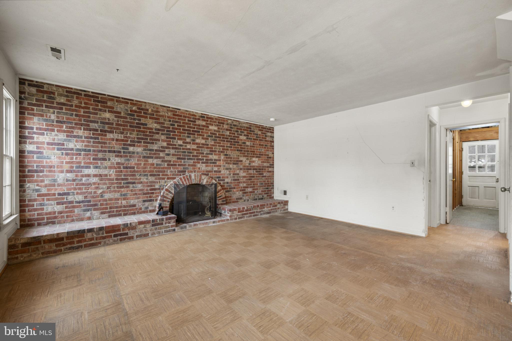 REGENCY ESTATES - Residential