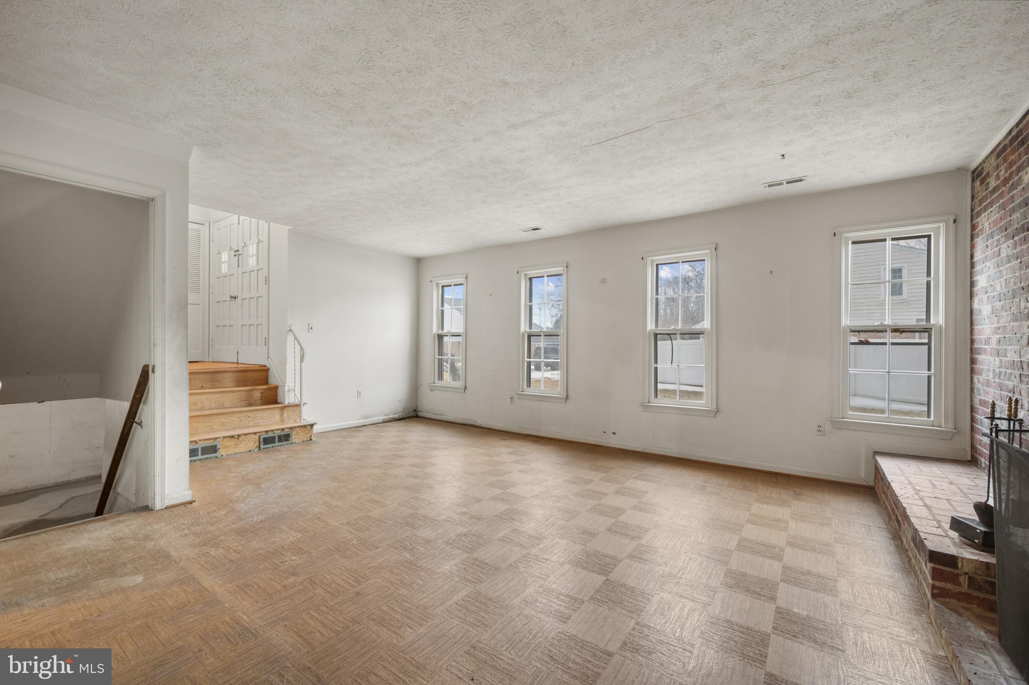 REGENCY ESTATES - Residential