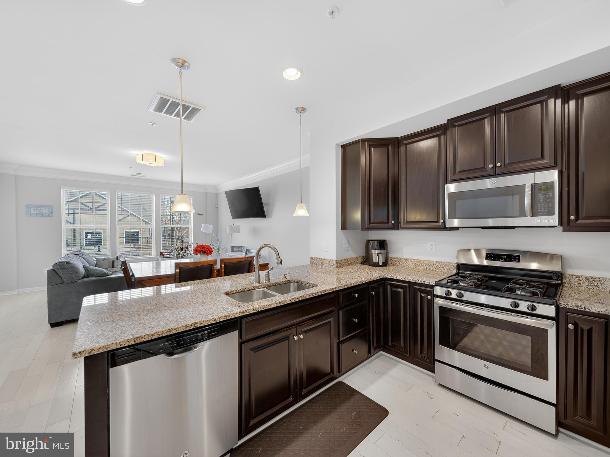 BALLENGER CREEK - Residential