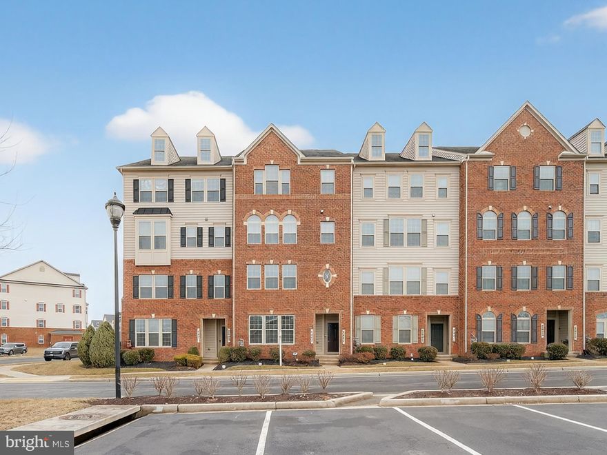 Beautiful 3-bedroom, 2.5-bathroom townhome condominium in Ballenger Creek, offering stunning views of the pool and gym. This open-concept home features a modern kitchen with ample counter space and large windows, flooding the space with natural light. The main bedroom includes two spacious walk-in closets, an en suite bath, high ceilings, and additional large windows. Enjoy the convenience of upstairs laundry with a full-size washer and dryer. A private balcony off one of the bedrooms adds outdoor charm. Additional highlights include a one-car garage with a driveway for an extra vehicle and abundant storage throughout. Located in a vibrant community with a pool, clubhouse, gym, picnic areas, walking paths, and play areas. Don’t miss this exceptional opportunity.