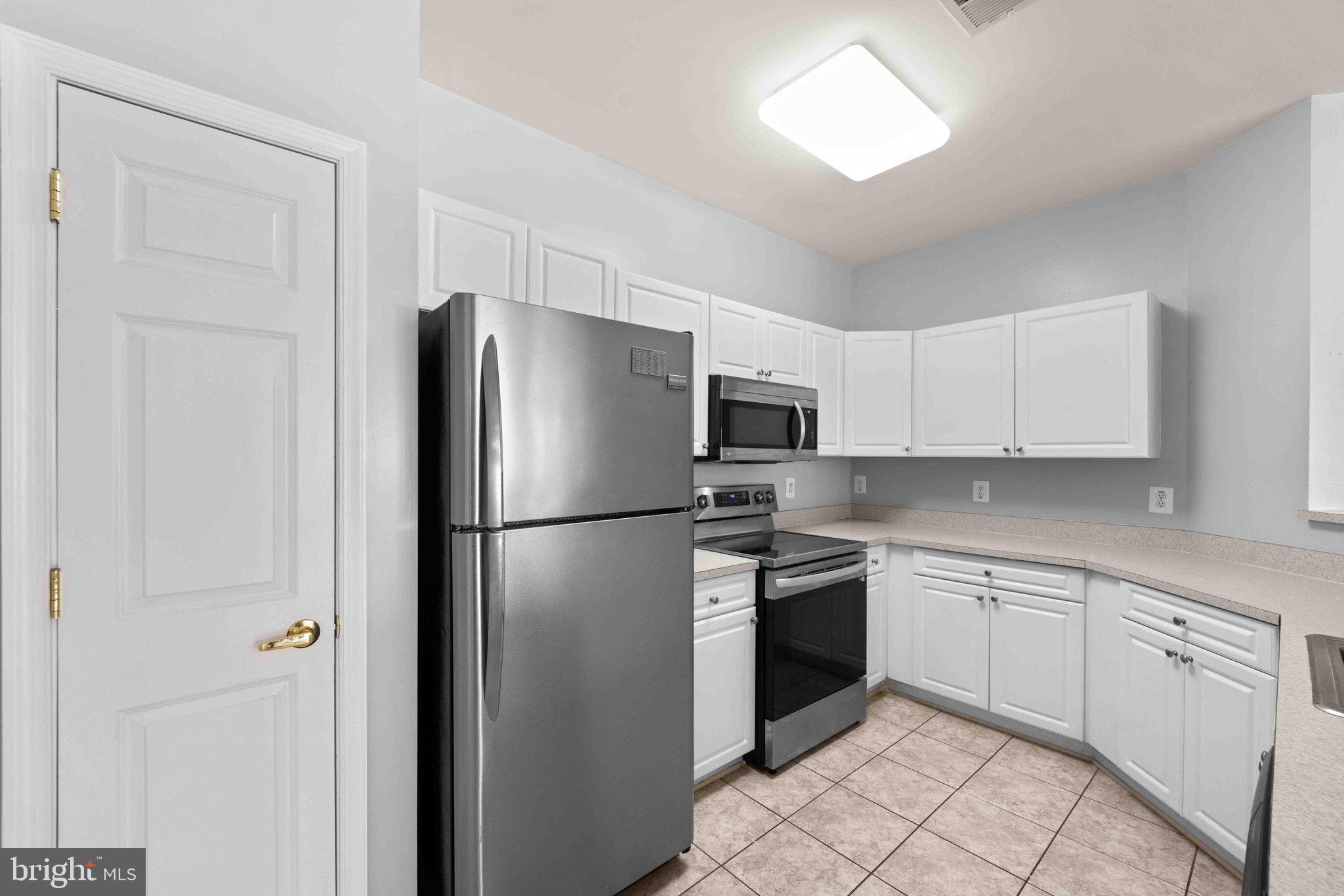 WINDSOR CROSSING - Residential