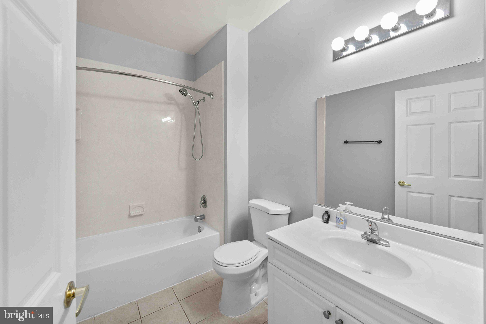 WINDSOR CROSSING - Residential