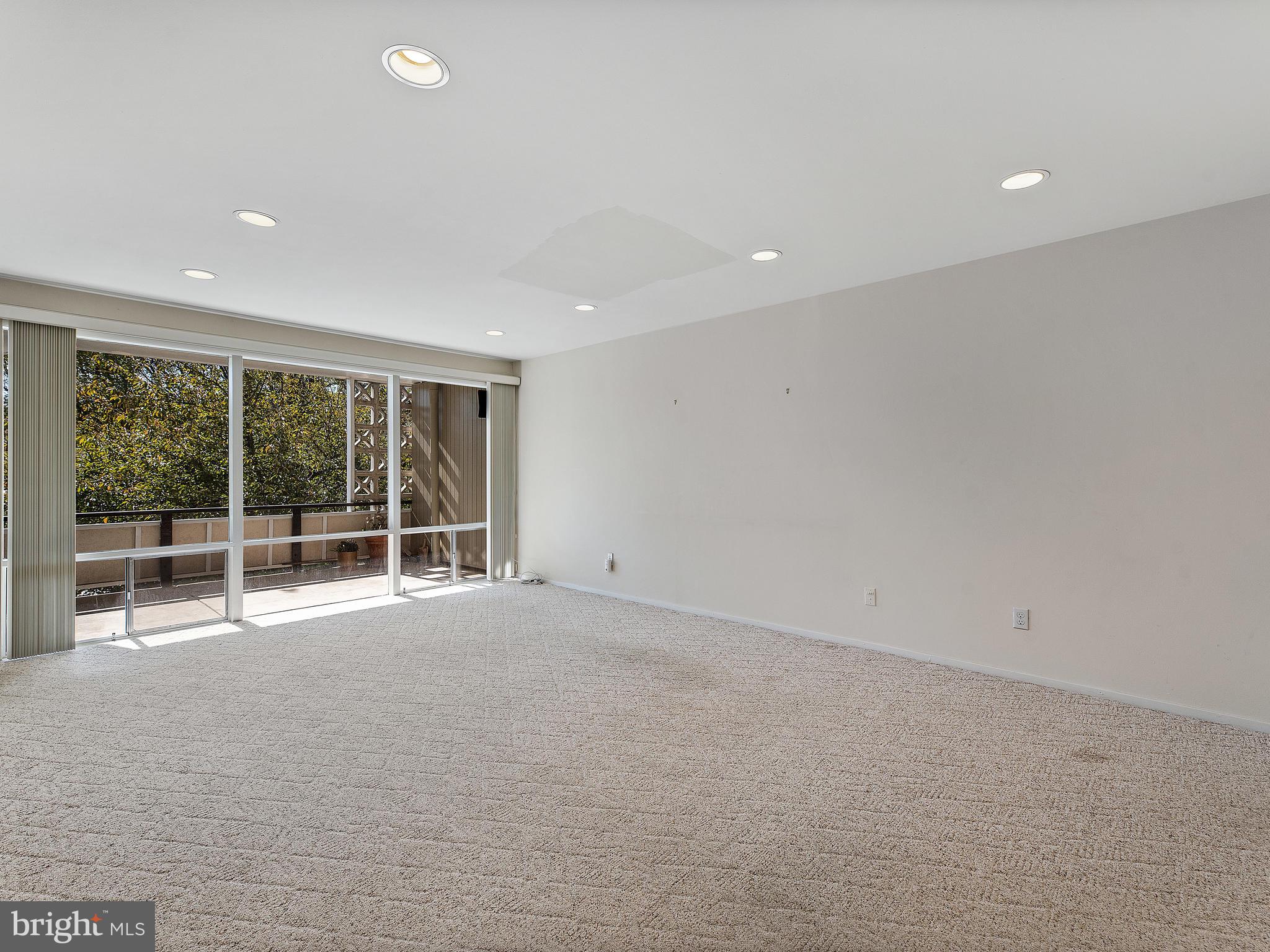 SPRING LAKE GARDEN CONDOMINIUM - Residential