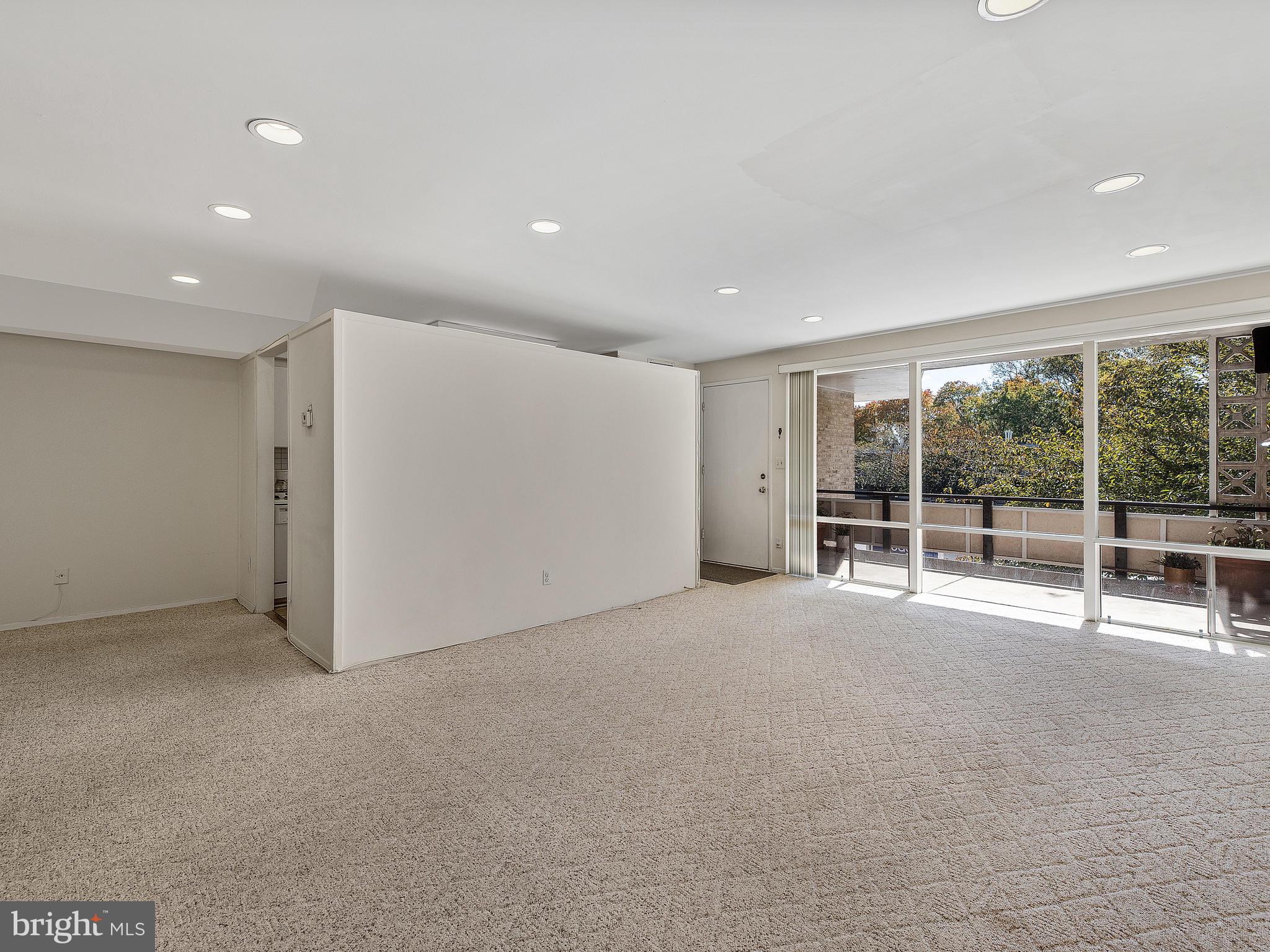 SPRING LAKE GARDEN CONDOMINIUM - Residential