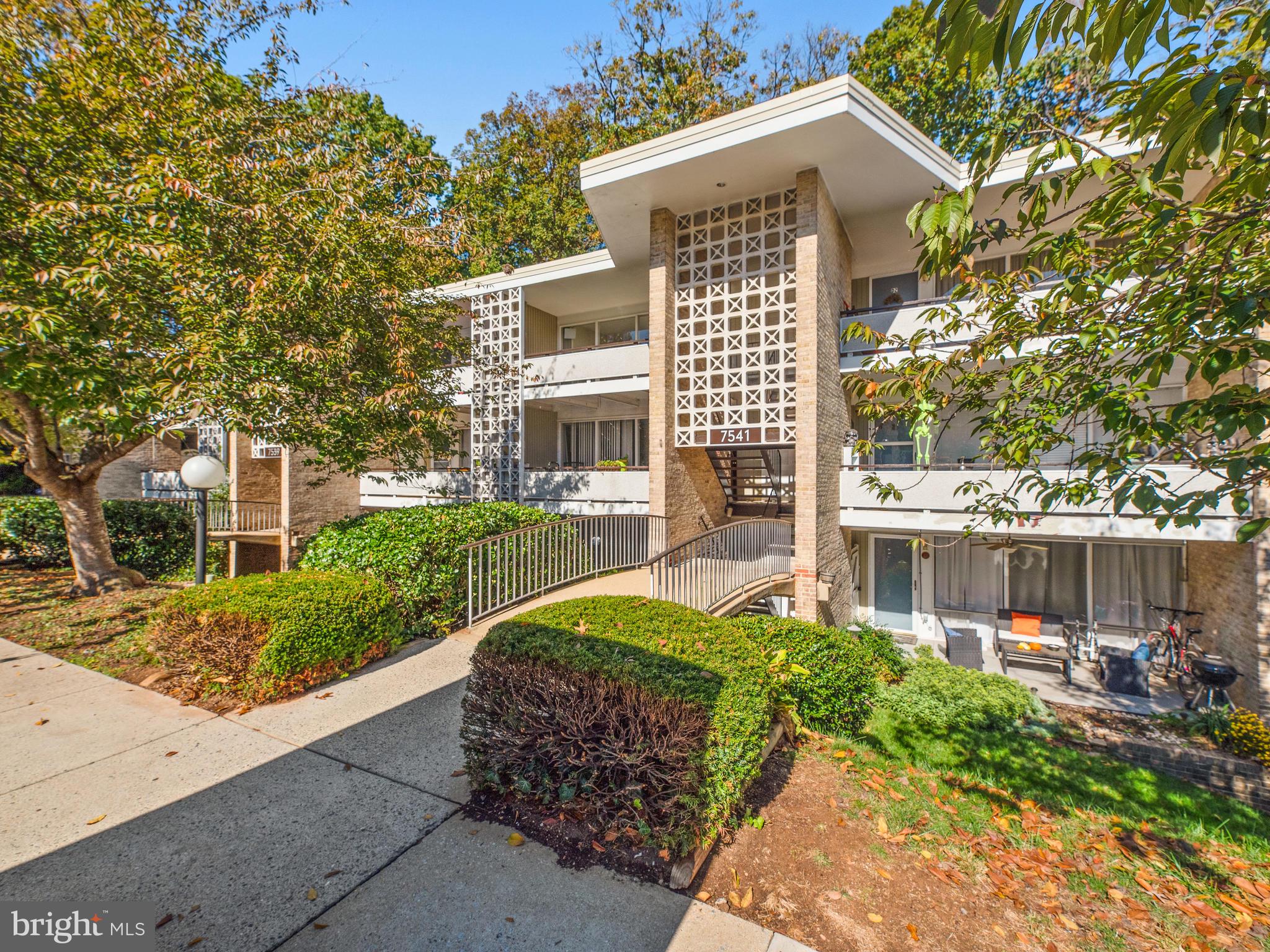 SPRING LAKE GARDEN CONDOMINIUM - Residential