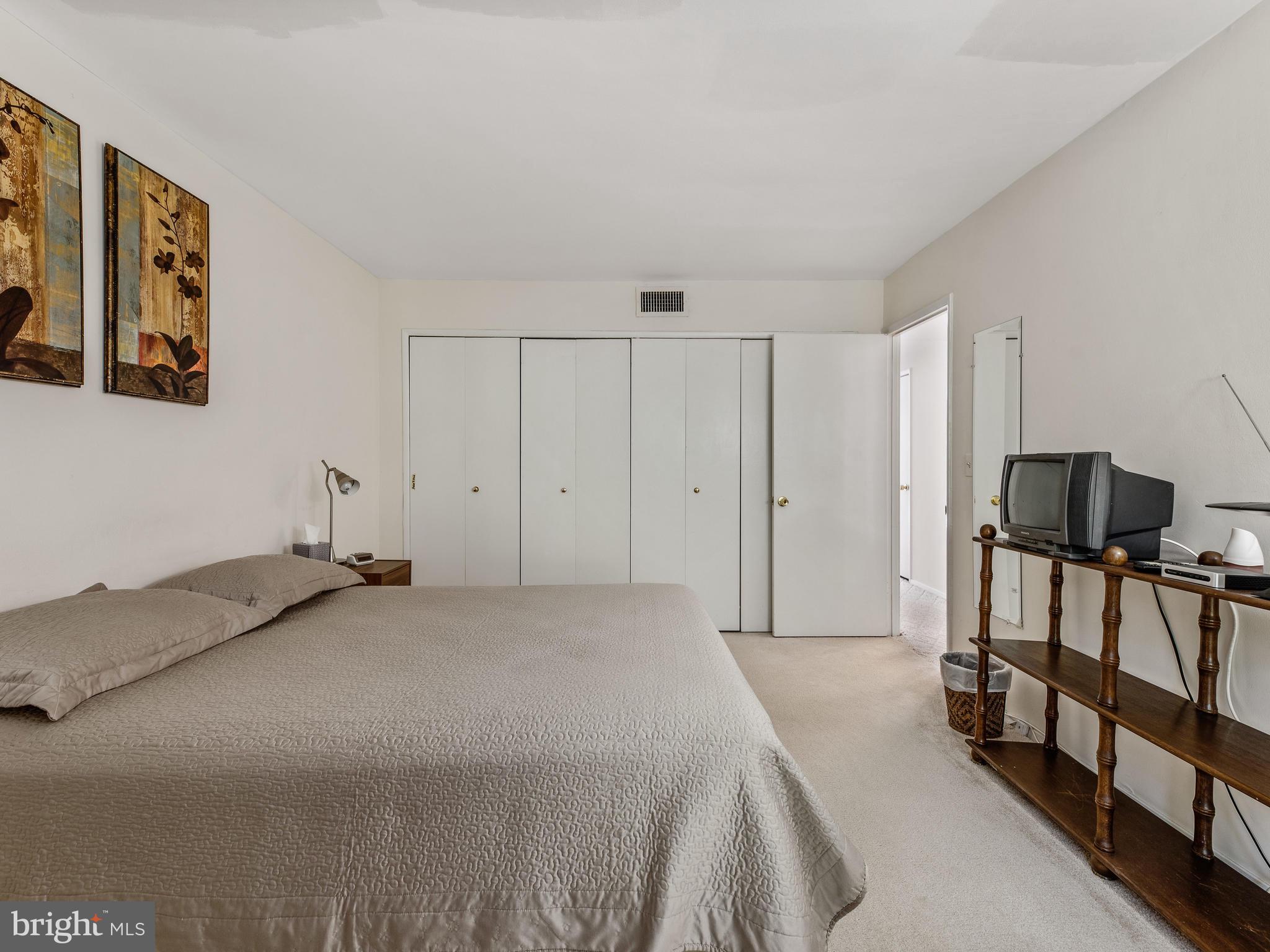 SPRING LAKE GARDEN CONDOMINIUM - Residential