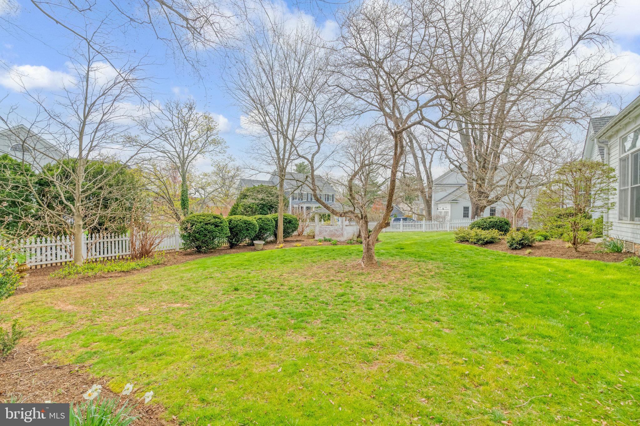 COBBS GROVE - Residential