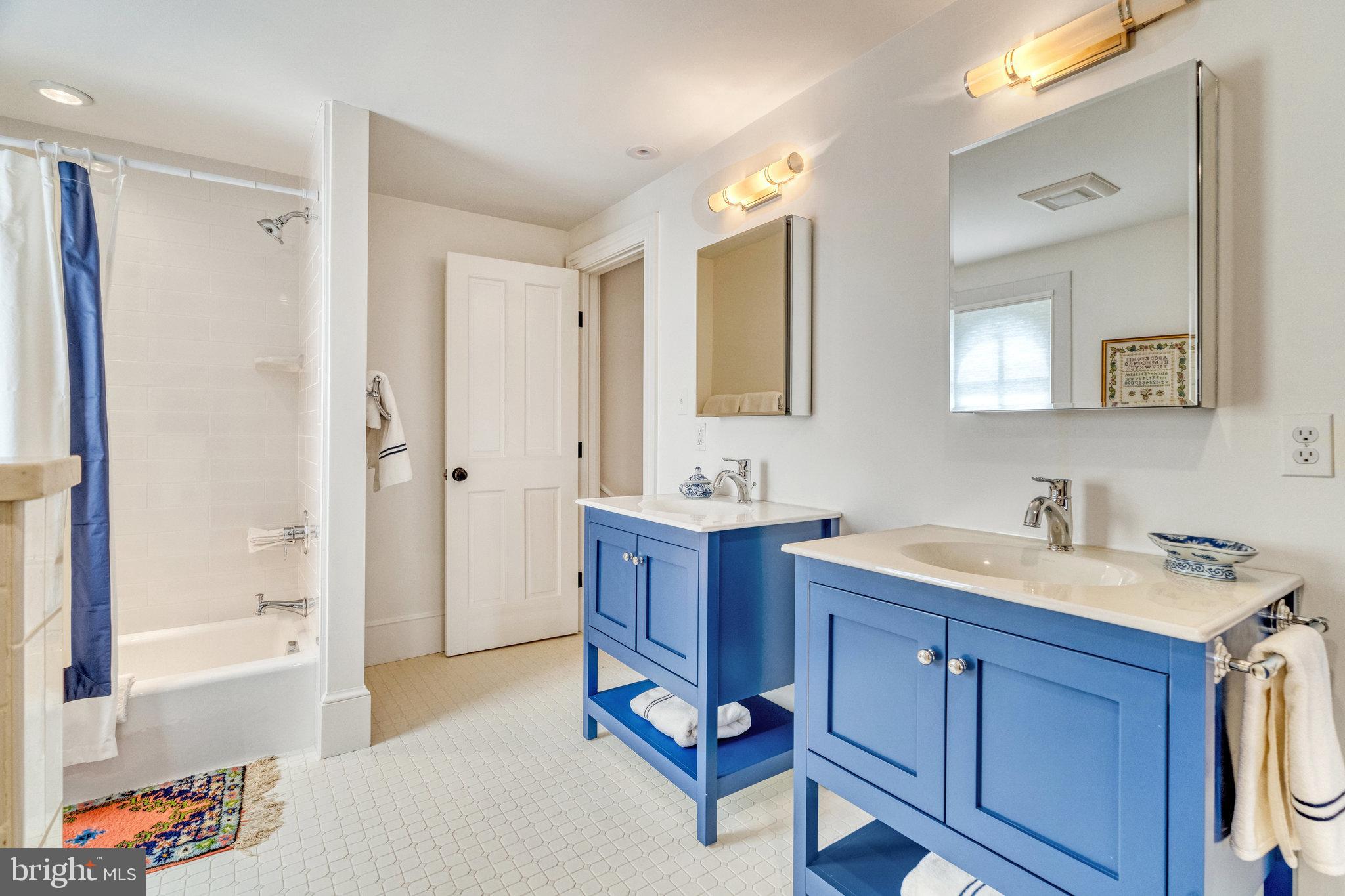 COBBS GROVE - Residential