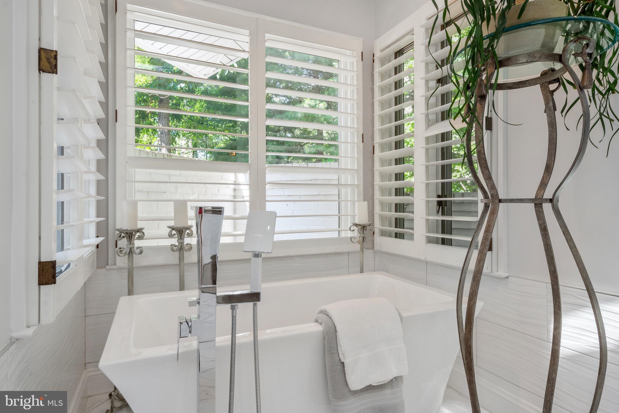 LEXINGTON ESTATES - Residential