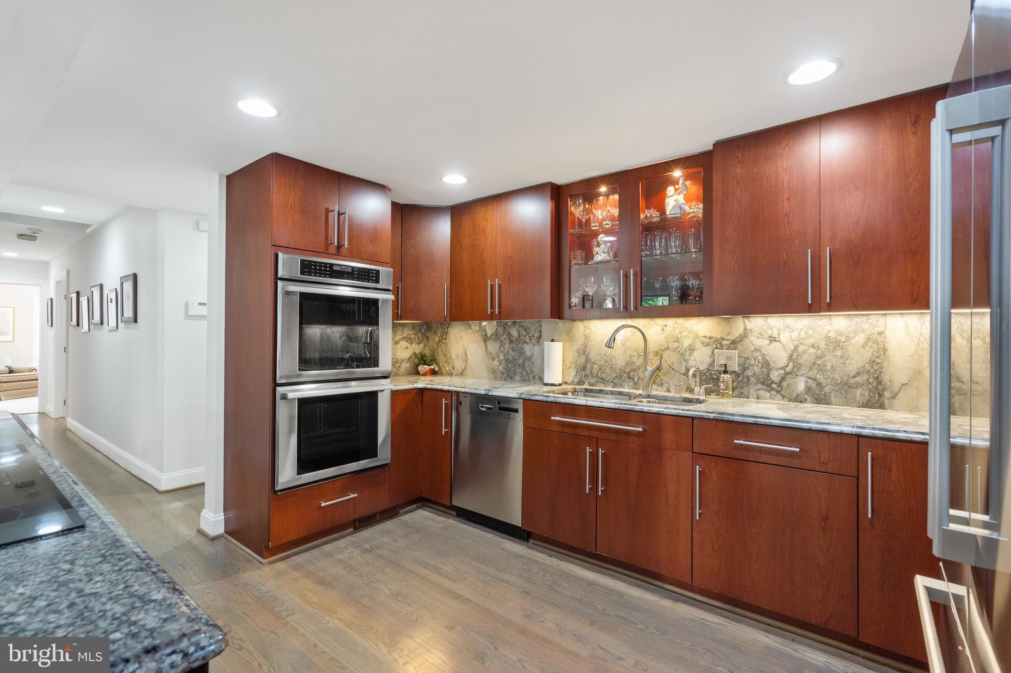 LEXINGTON ESTATES - Residential