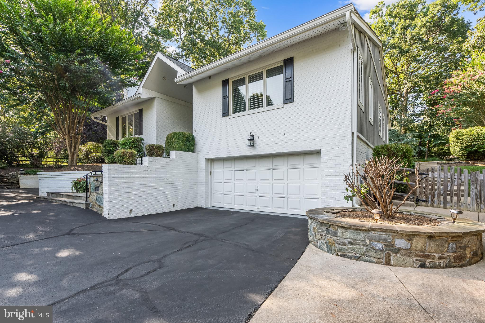 LEXINGTON ESTATES - Residential