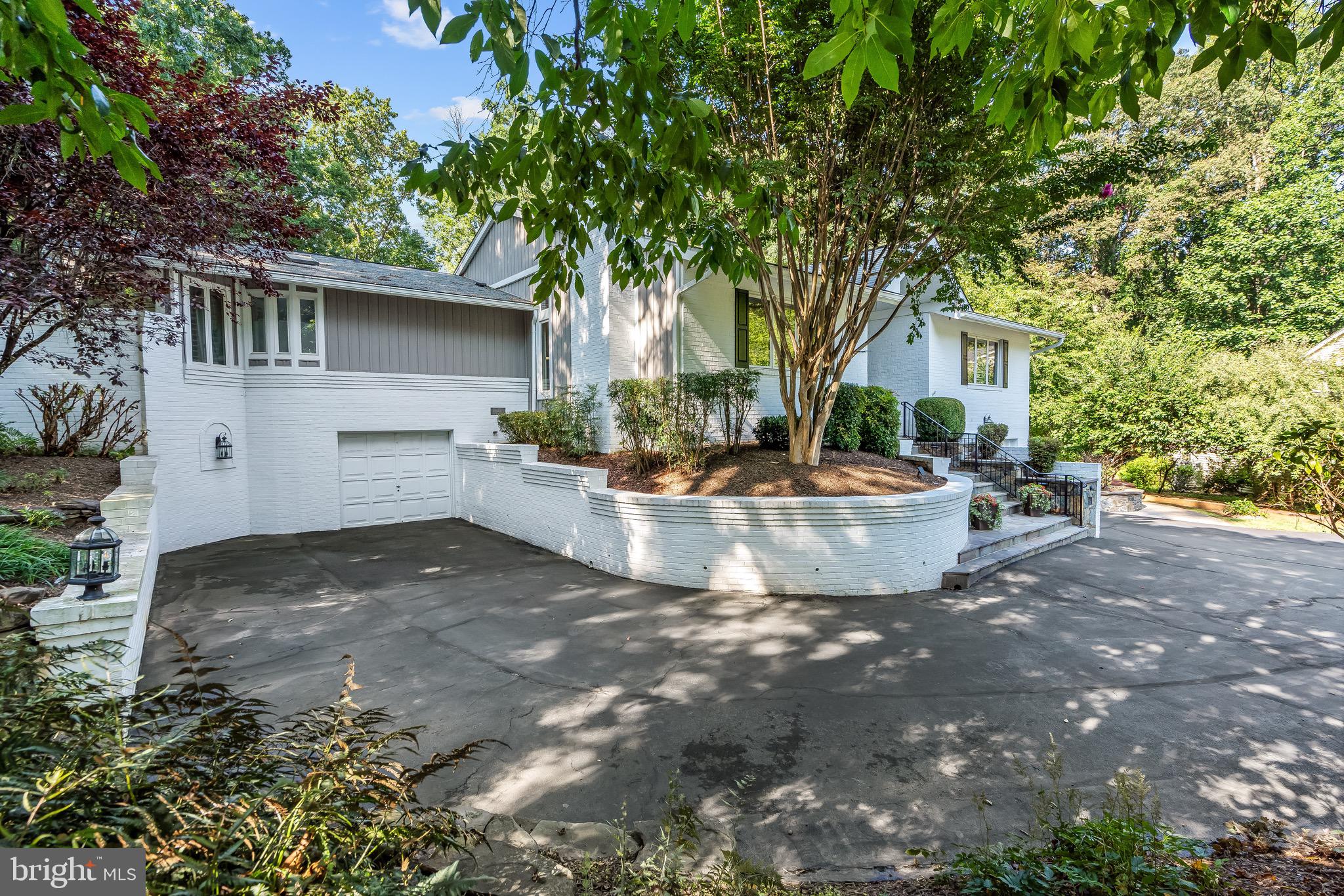 LEXINGTON ESTATES - Residential