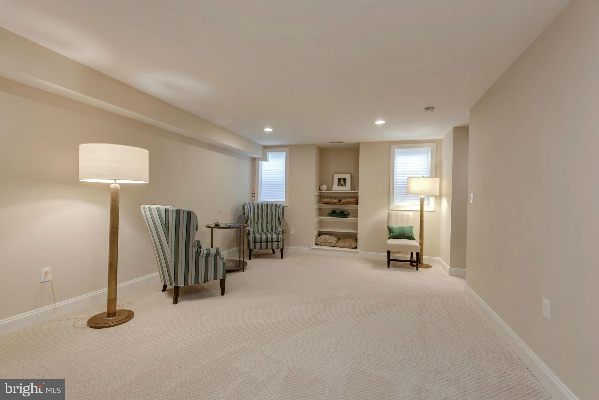 KENSINGTON ESTATES - Residential