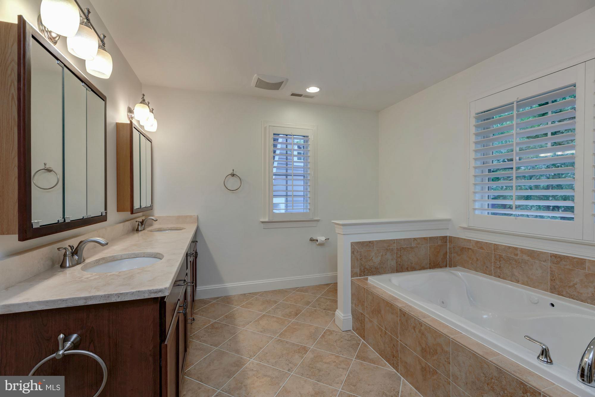 KENSINGTON ESTATES - Residential