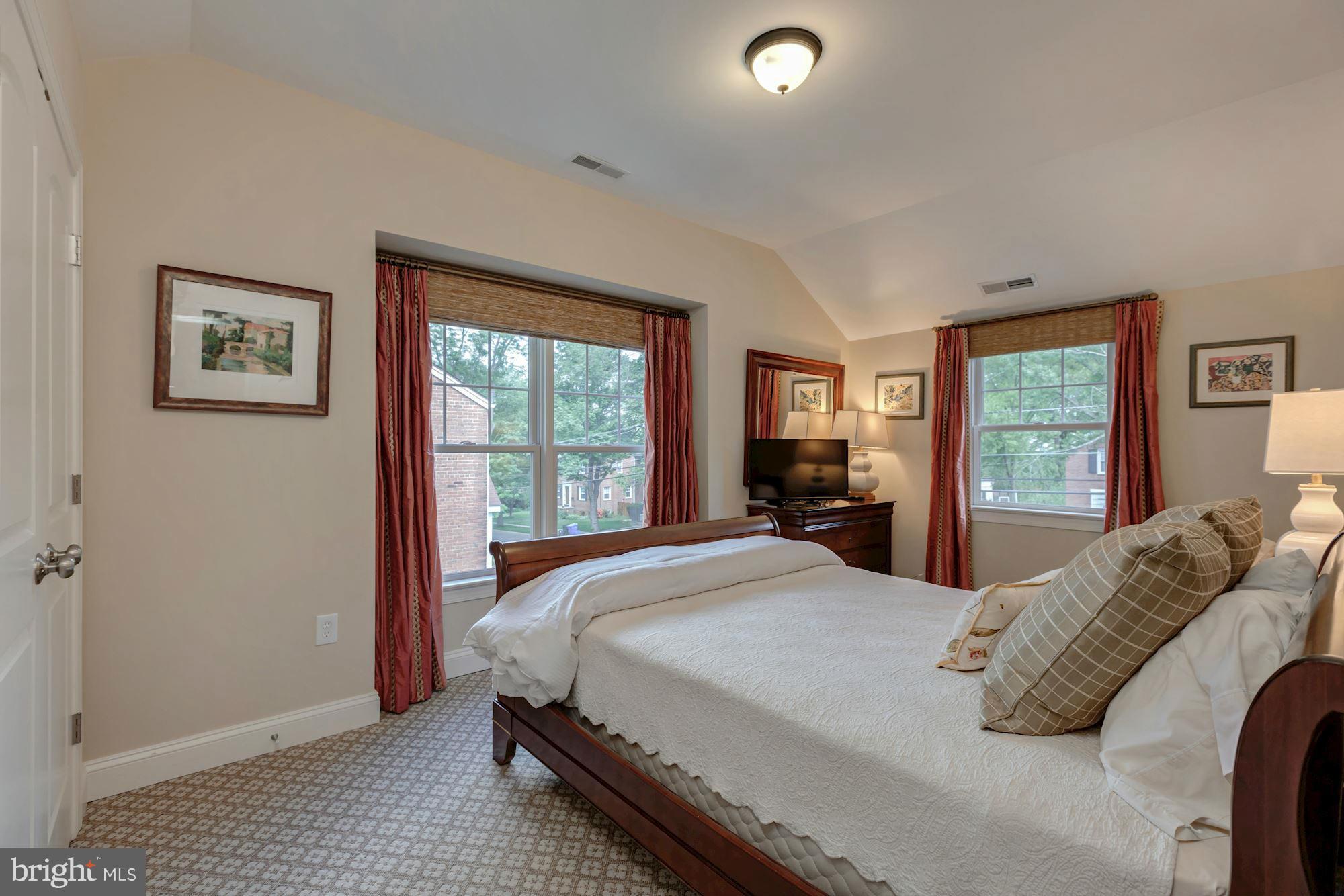 KENSINGTON ESTATES - Residential