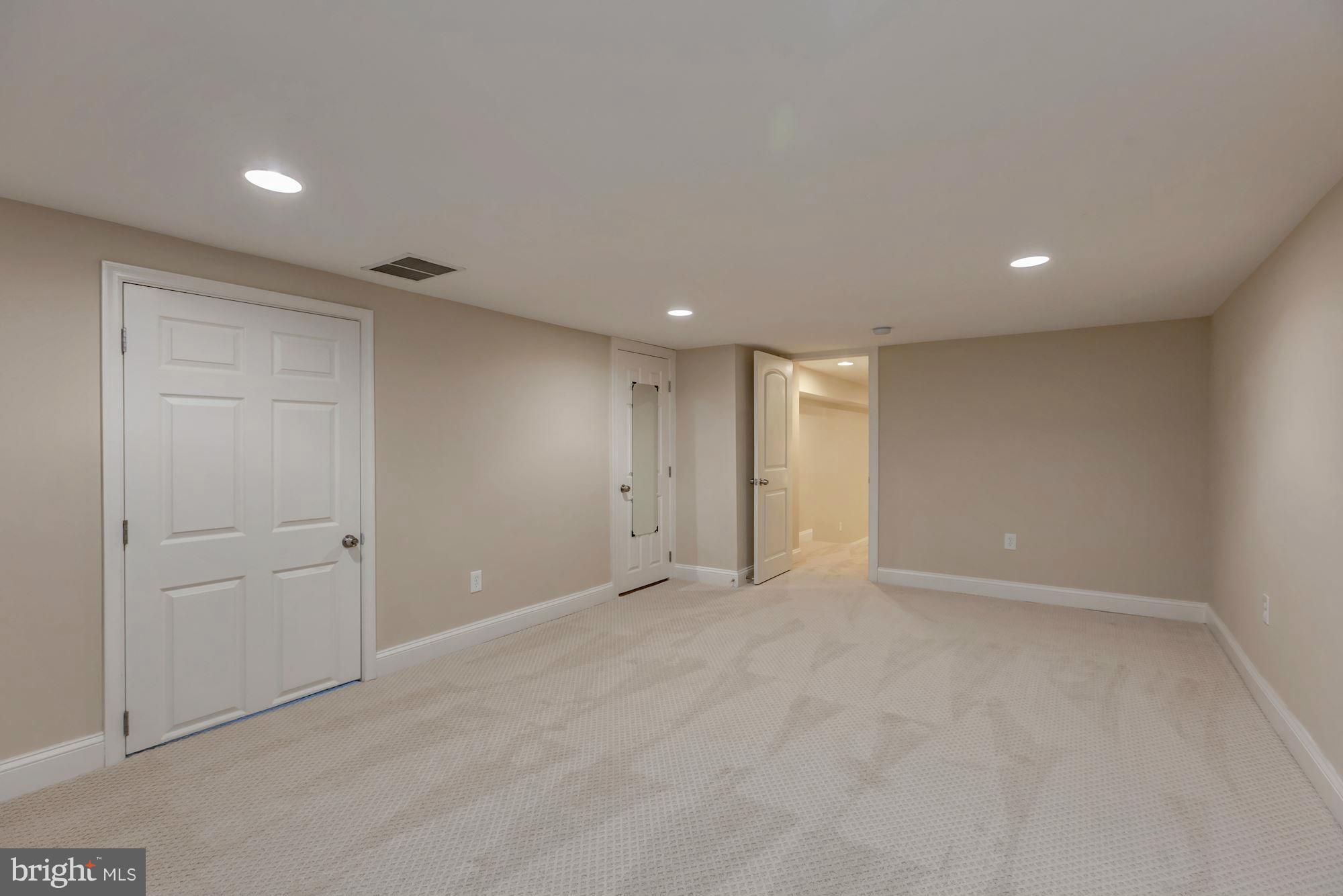 KENSINGTON ESTATES - Residential