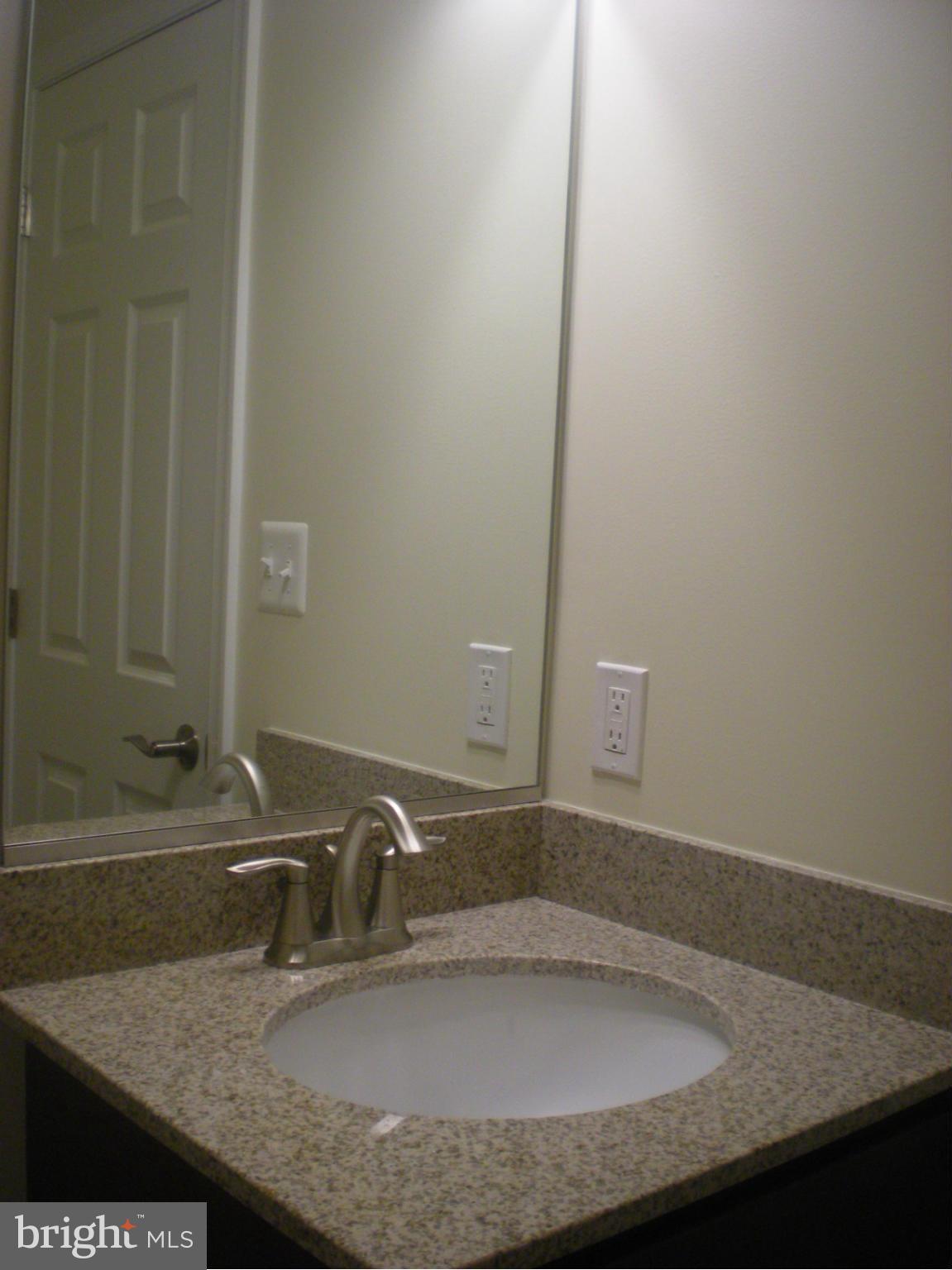 BARNETT AVENUE TOWNHOMES - Residential Lease