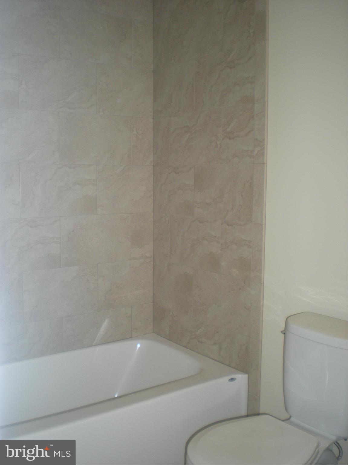 BARNETT AVENUE TOWNHOMES - Residential Lease