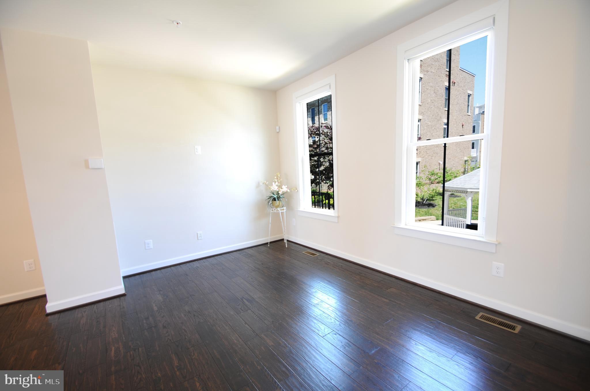 RIDGEWOOD - Residential