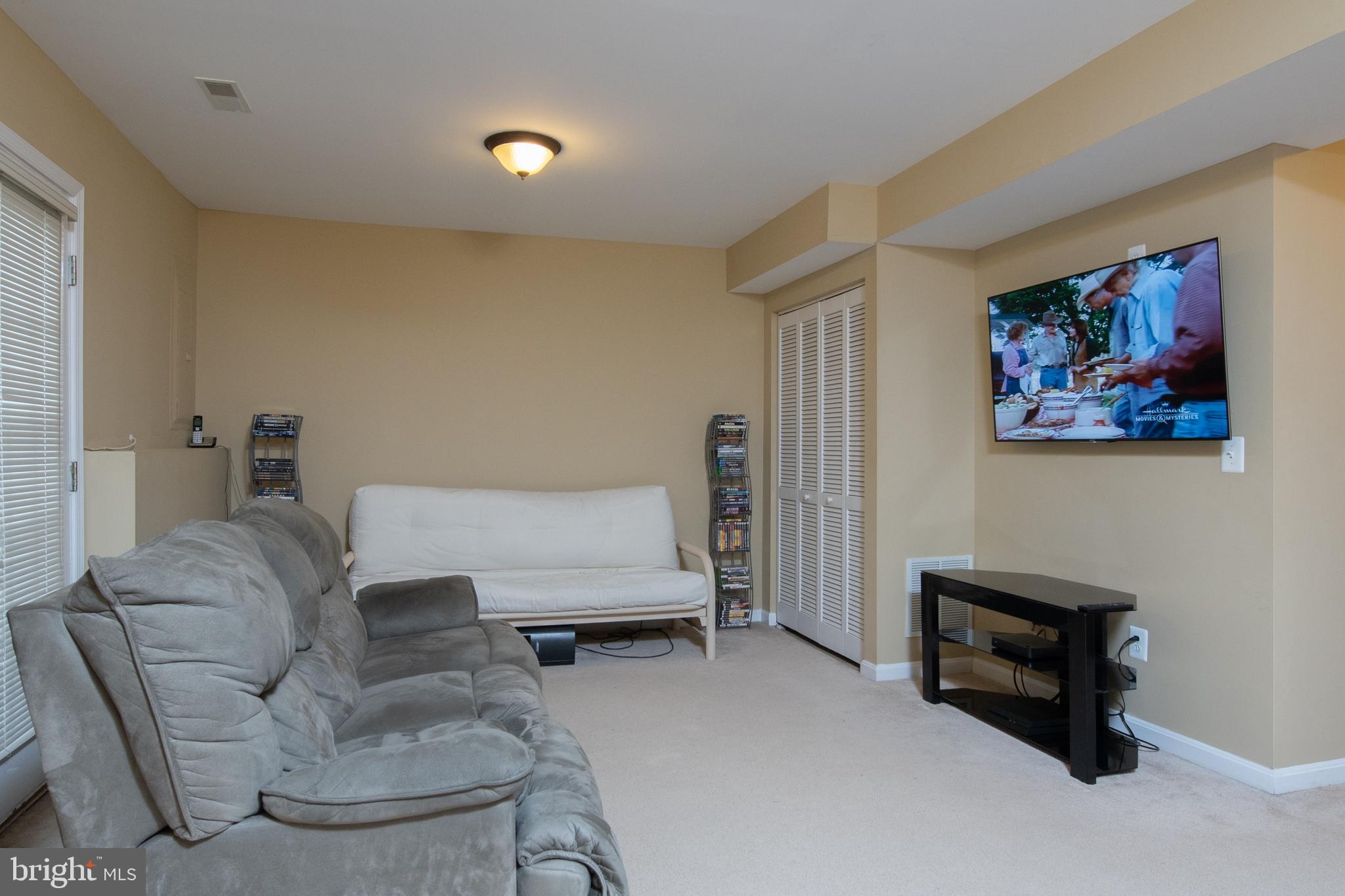 BLOOMS CROSSING - Residential