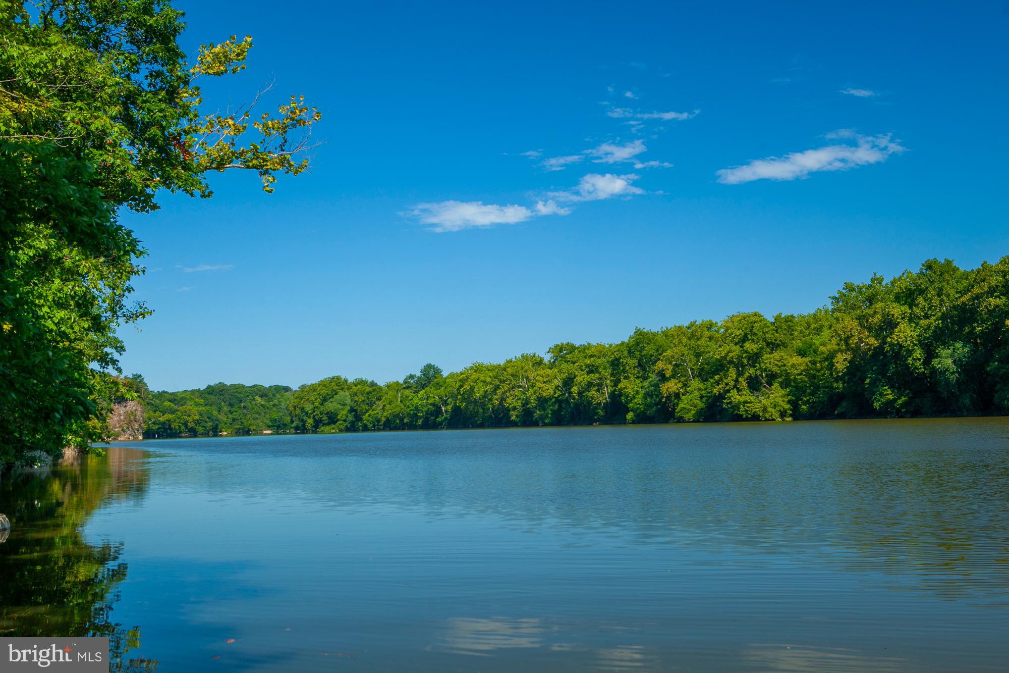 SHEPHERDS COVE - Land