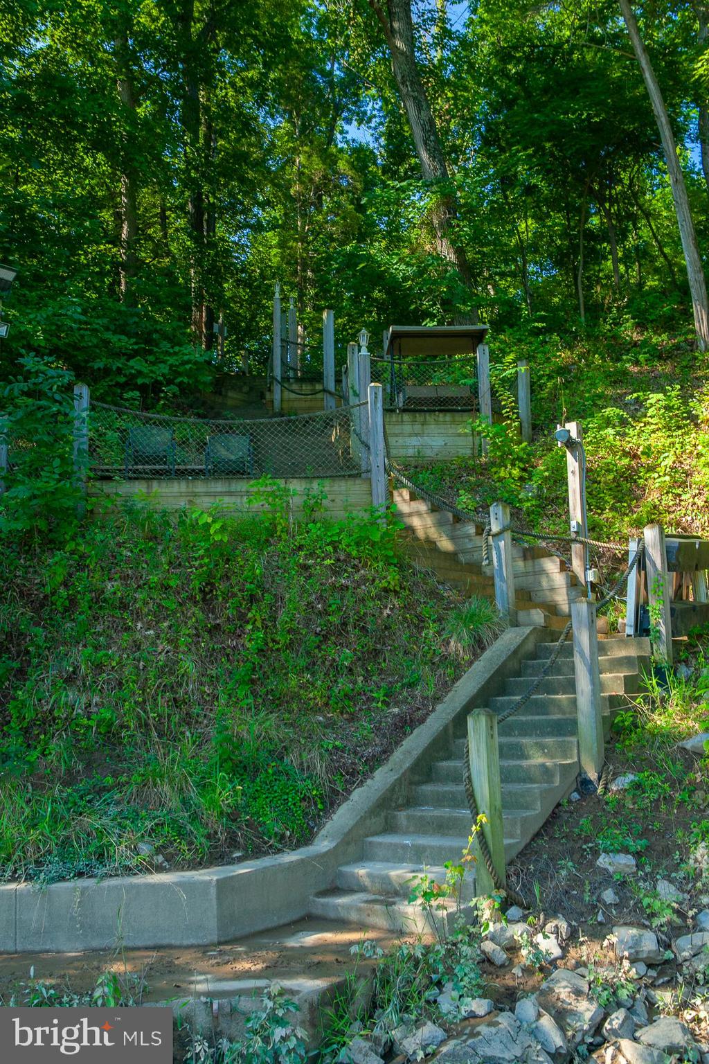 SHEPHERDS COVE - Land