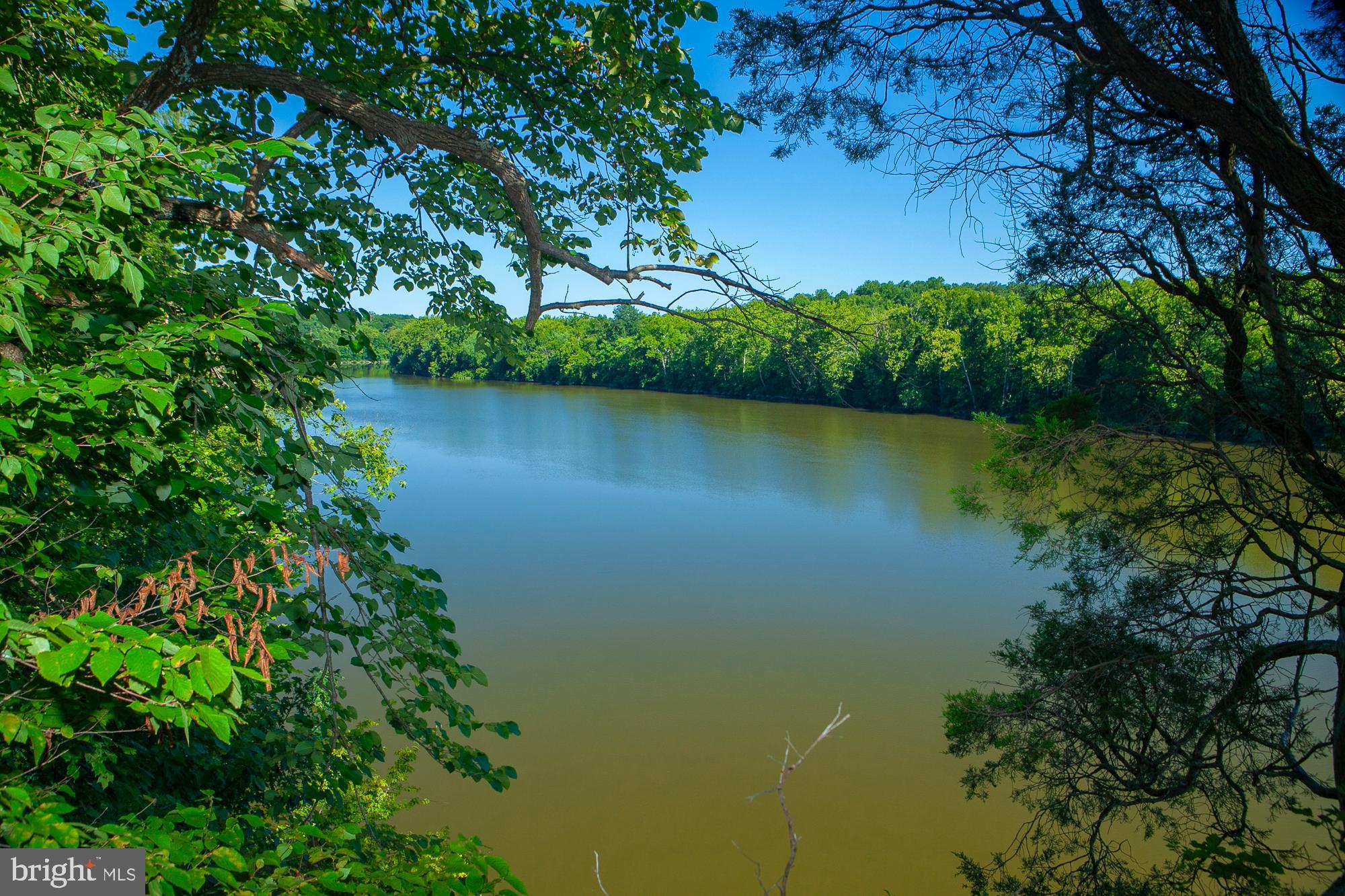 SHEPHERDS COVE - Land