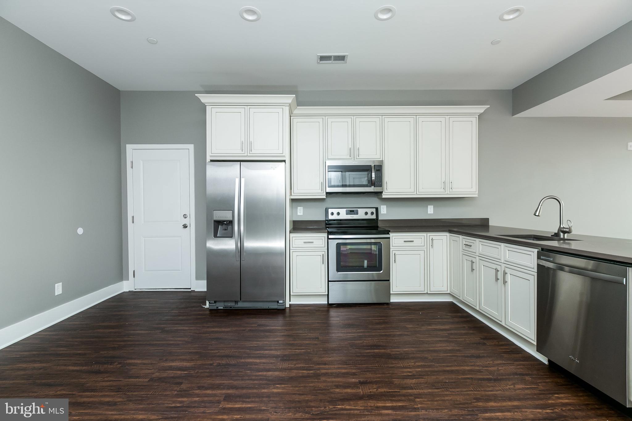 HIGHLANDTOWN - Residential Lease