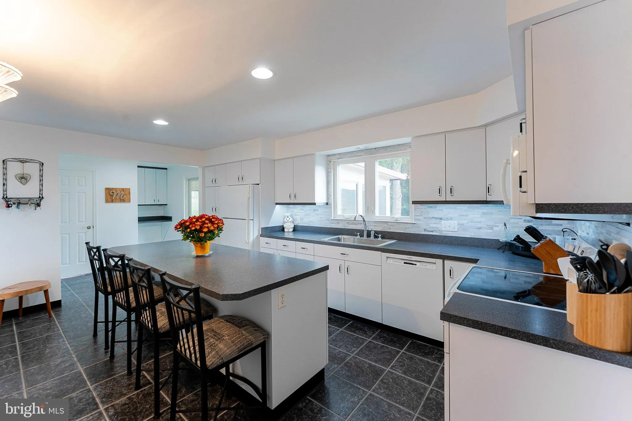 Stowe, Pennsylvania 19464, United States, 3 Bedrooms Bedrooms, ,2 BathroomsBathrooms,Residential,Coming Soon,227202