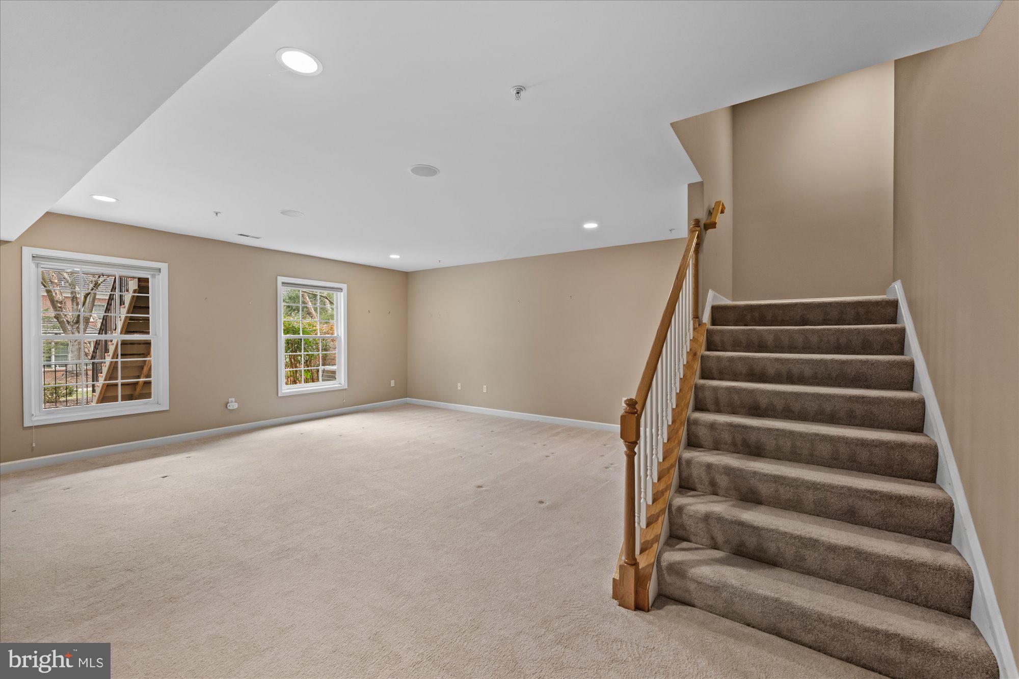 RIVER FALLS - Residential