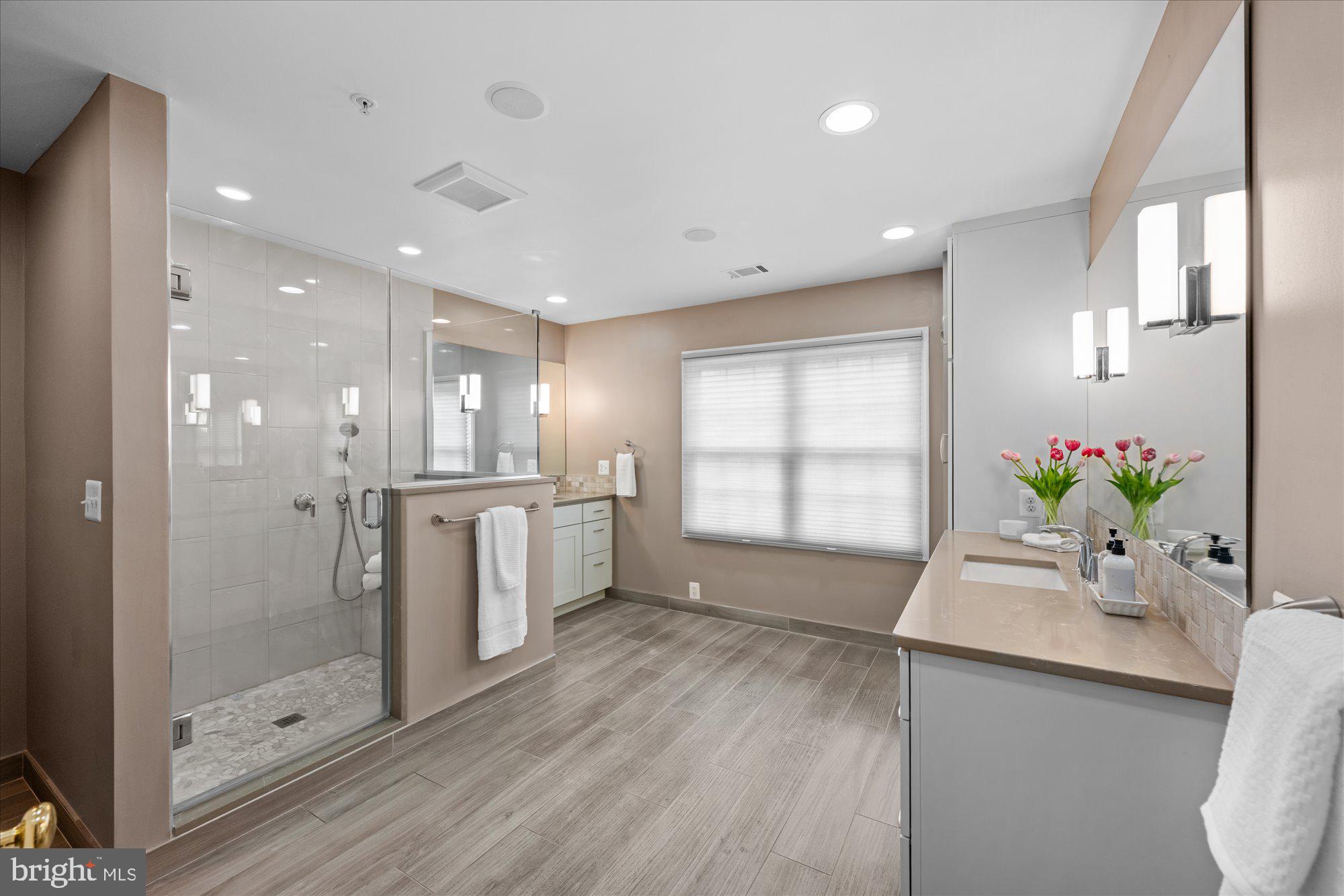 RIVER FALLS - Residential