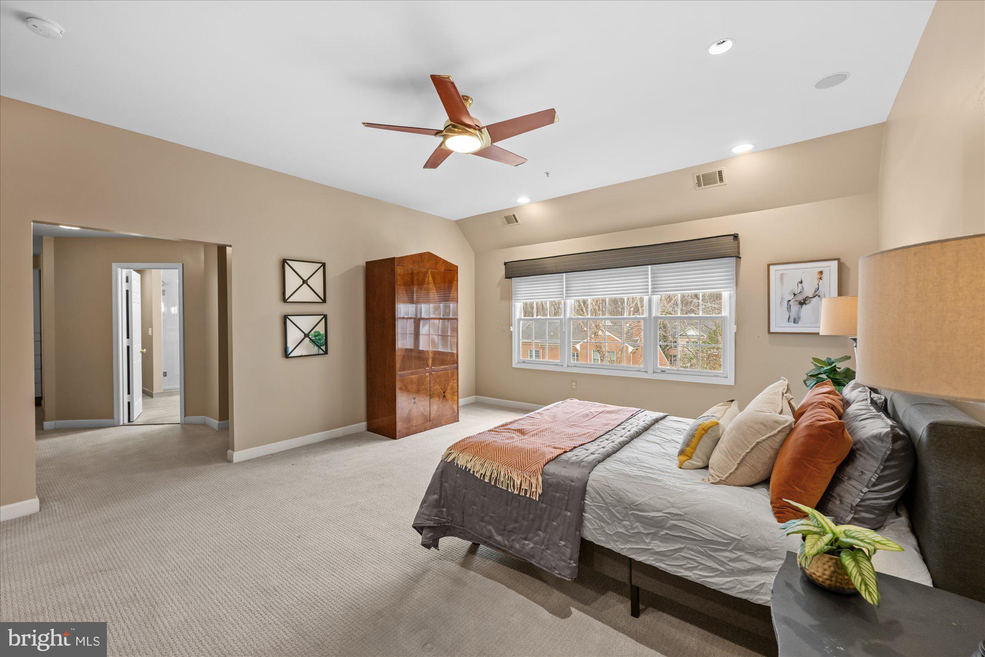 RIVER FALLS - Residential