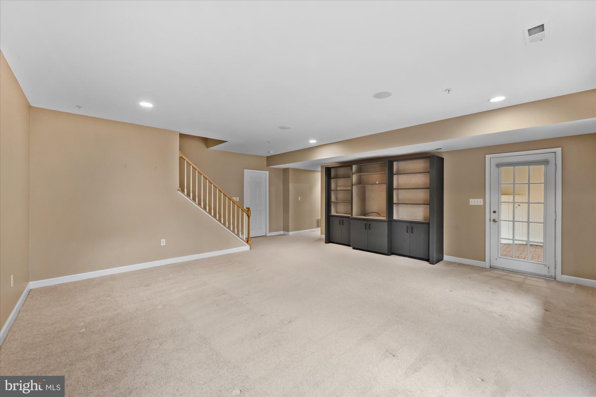 RIVER FALLS - Residential