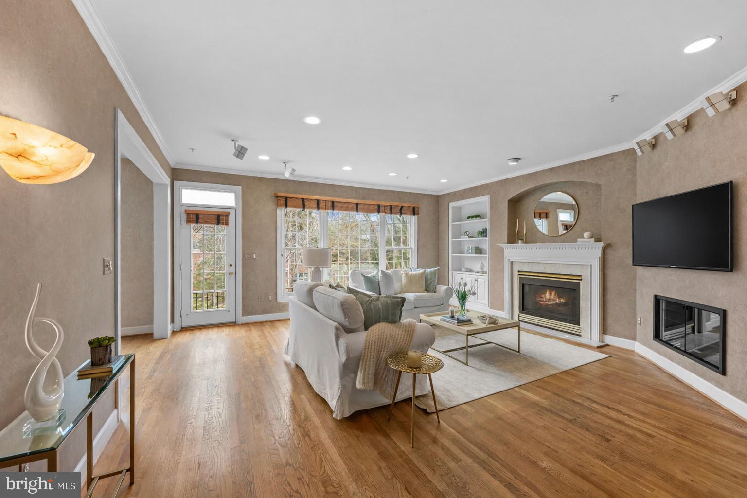 RIVER FALLS - Residential