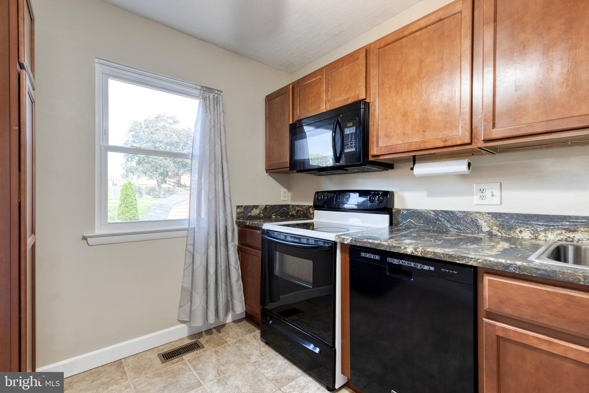 WOODSDALE MEADOW - Residential