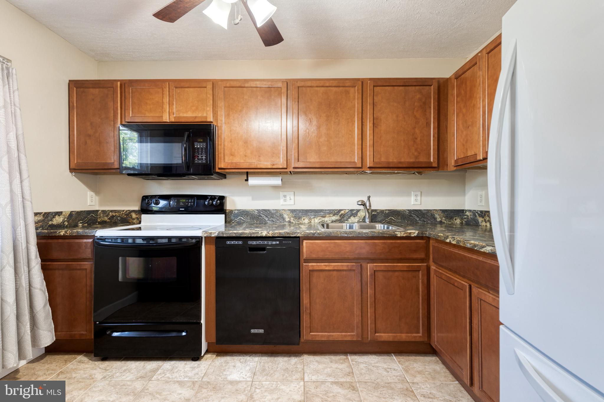 WOODSDALE MEADOW - Residential