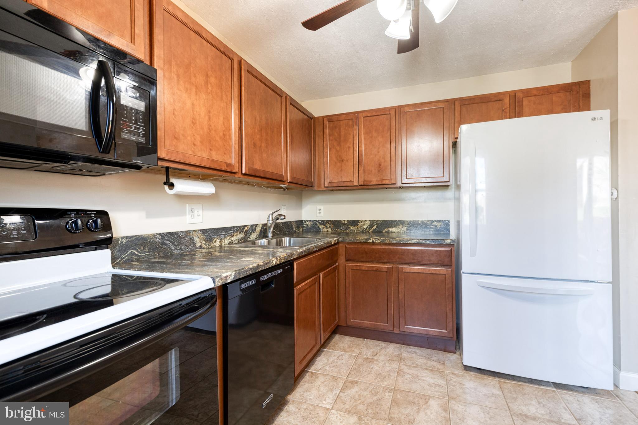 WOODSDALE MEADOW - Residential