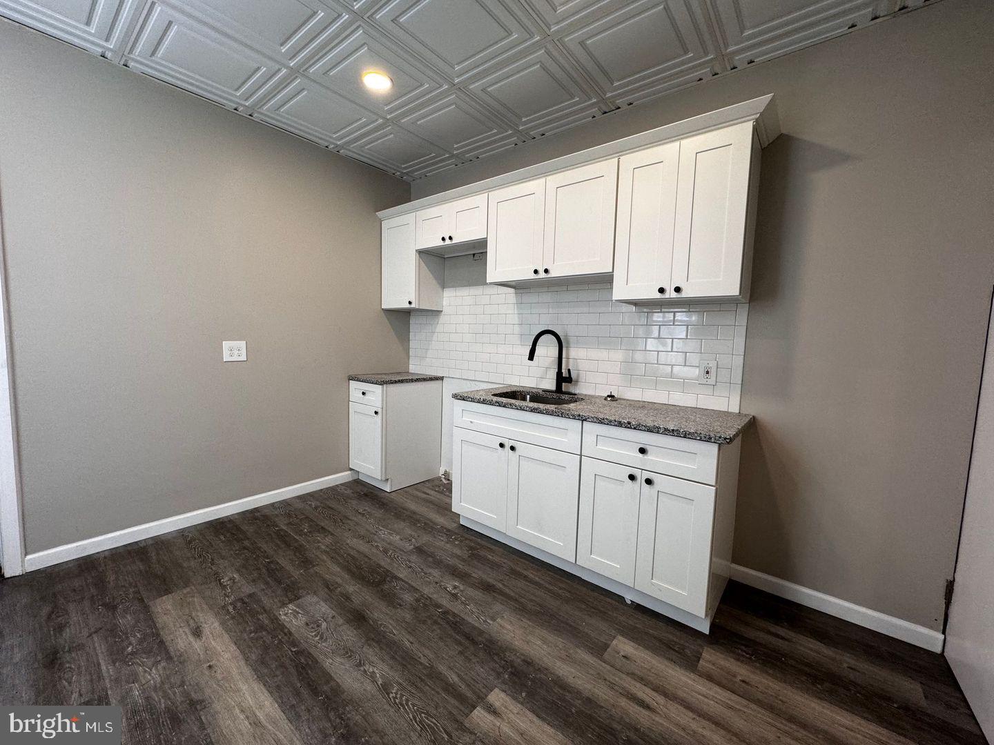 STRAWBERRY MANSION - Residential Lease