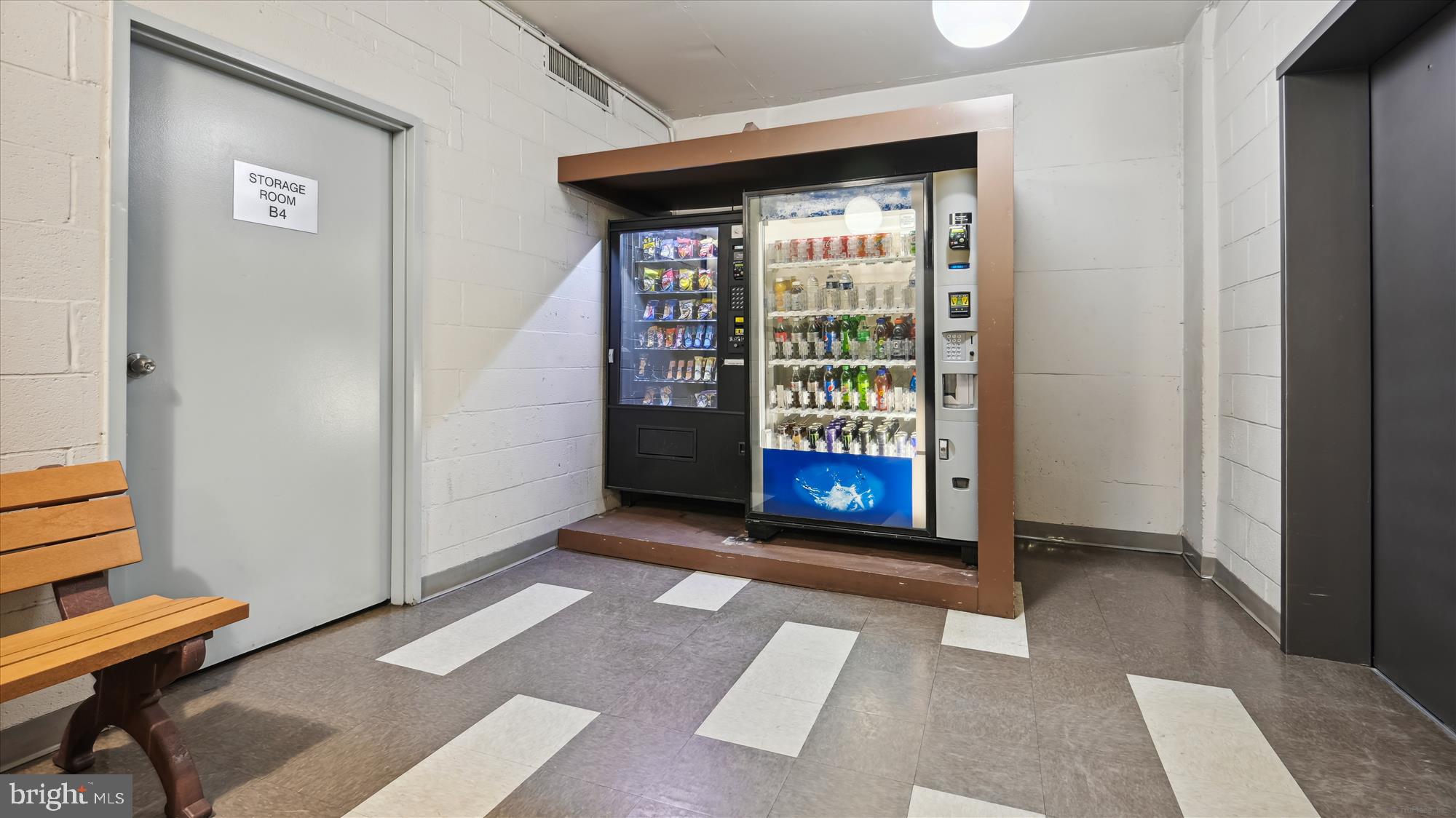 OLYMPUS - Residential Lease