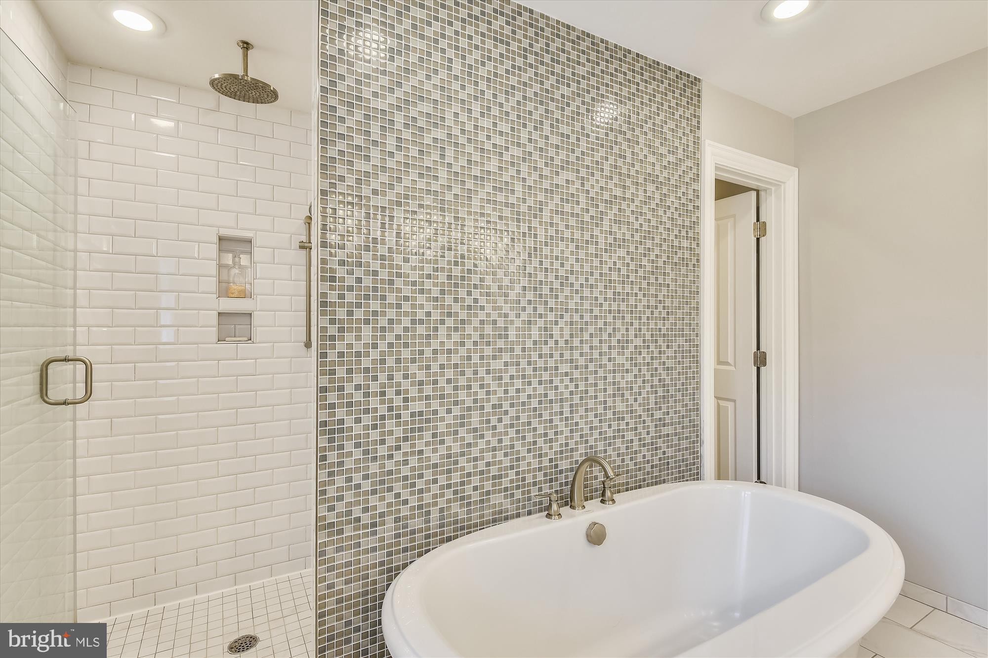 LACEY WOODS - Residential