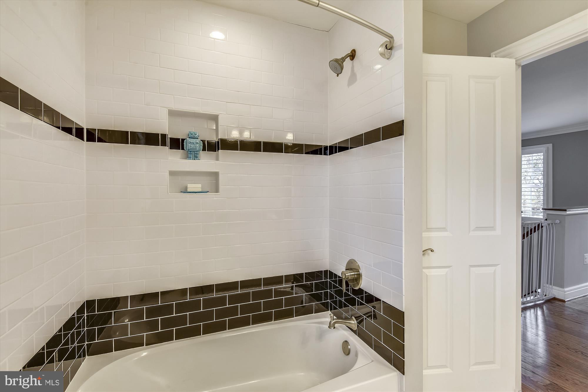 LACEY WOODS - Residential