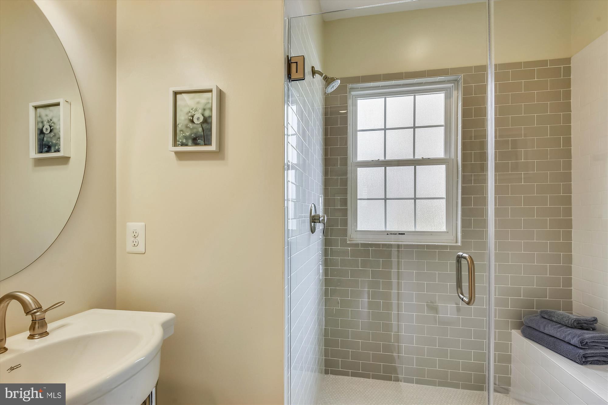 LACEY WOODS - Residential