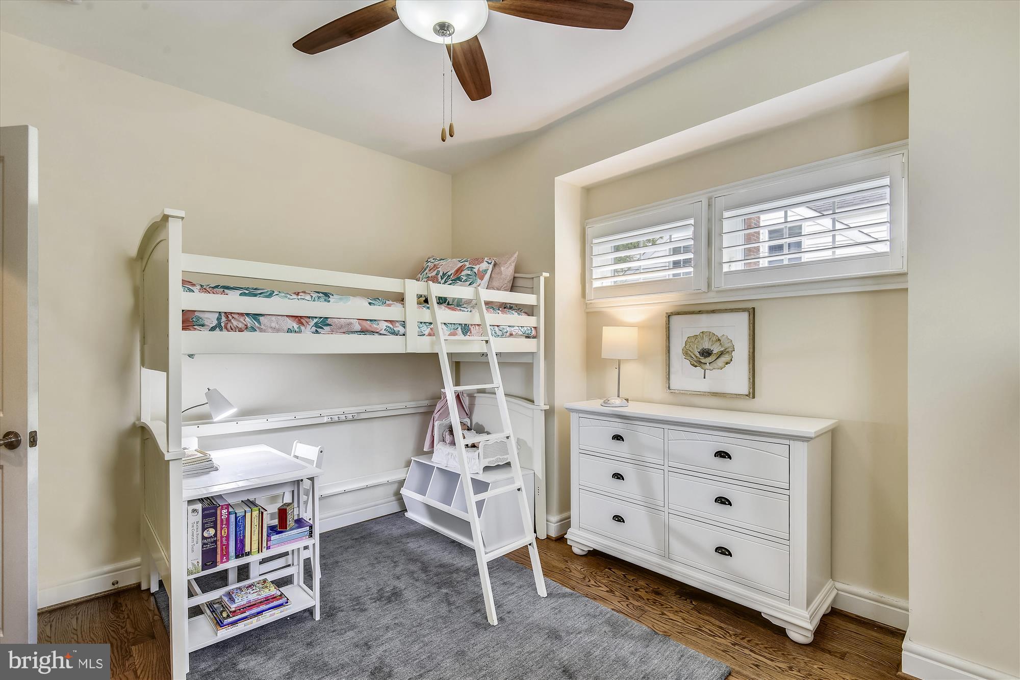 LACEY WOODS - Residential