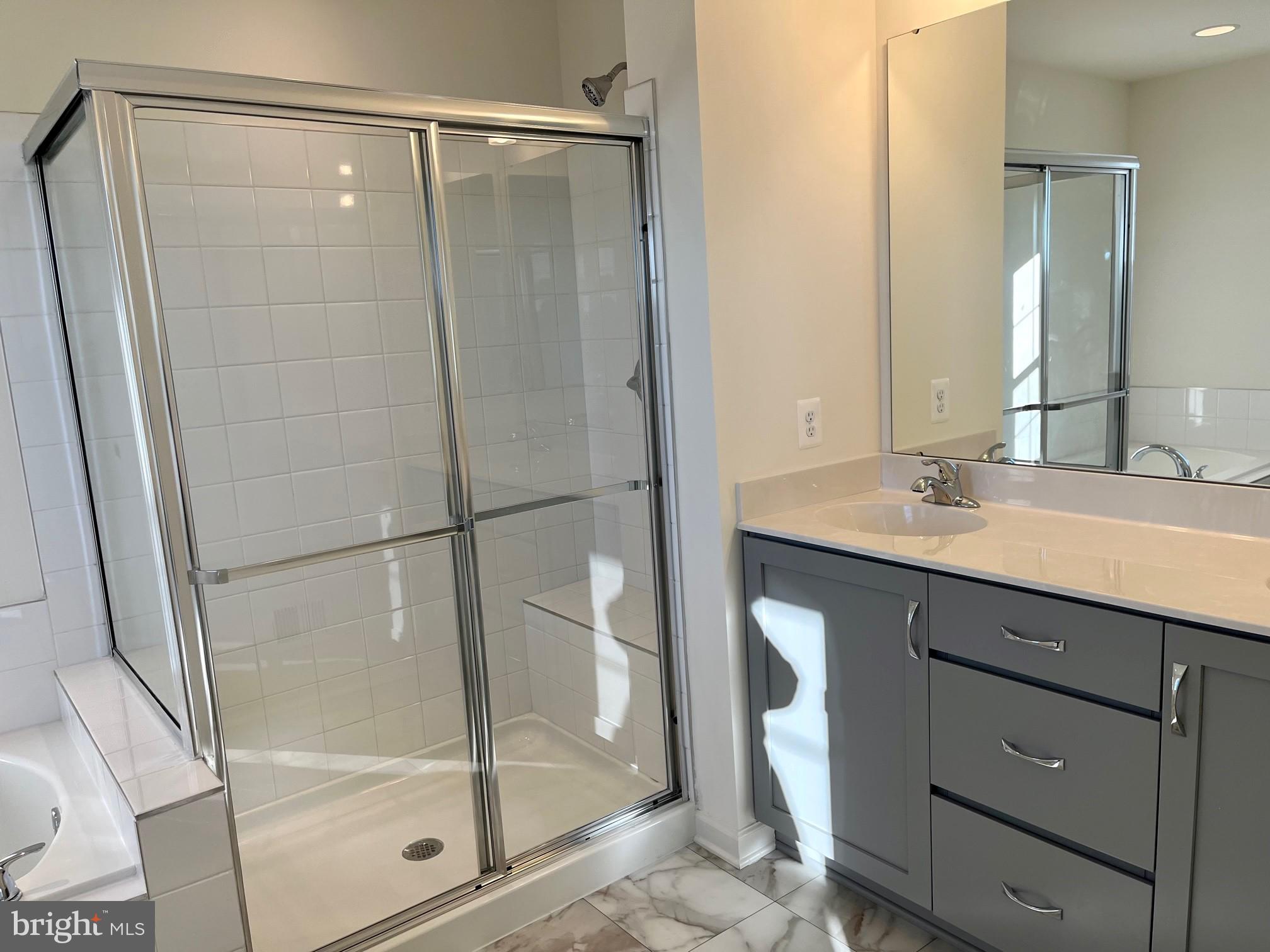 OVERLOOK AT RIVERSIDE TOWNHOMES - Residential